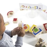 Дерев'яна шнурівка Guidecraft Manipulatives Форми (G6747)