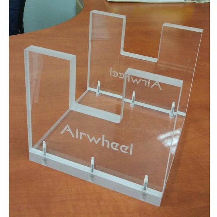 Акриловий демонстраційний стенд Airwheel для моноколеса (01.08.M-00-L13-01A)