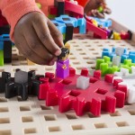 Конструктор з доповненою 3d реальністю Guidecraft IO Blocks Center зі столом для класу, 458 деталей (G9609)